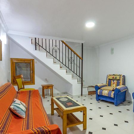 2 Bedroom Awesome Home In サンタ・ポラ エクステリア 写真