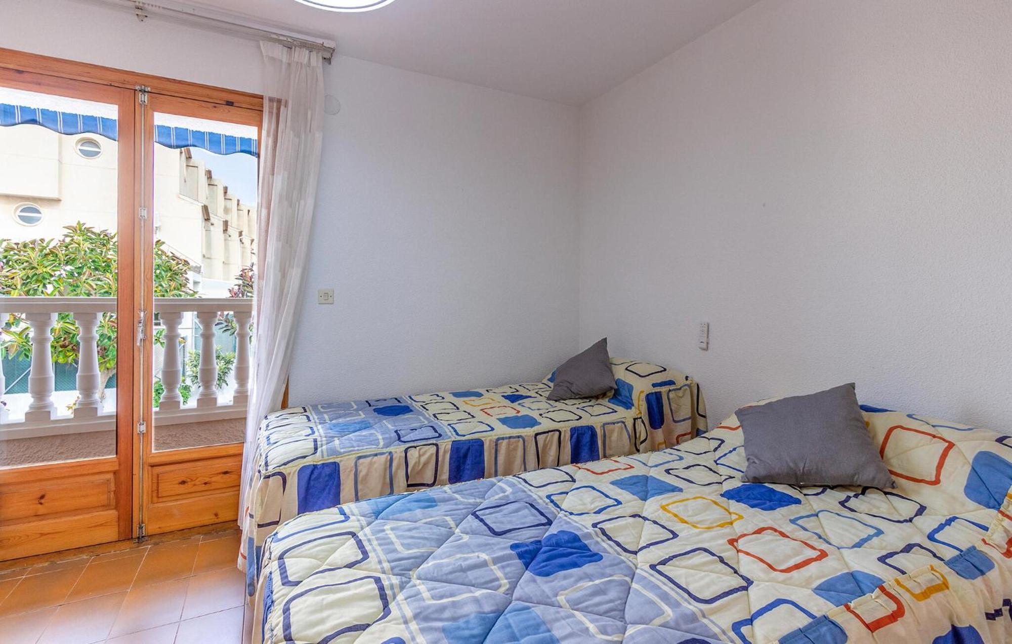 2 Bedroom Awesome Home In サンタ・ポラ エクステリア 写真